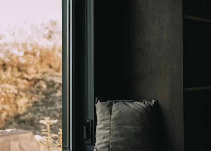 Laska House *
